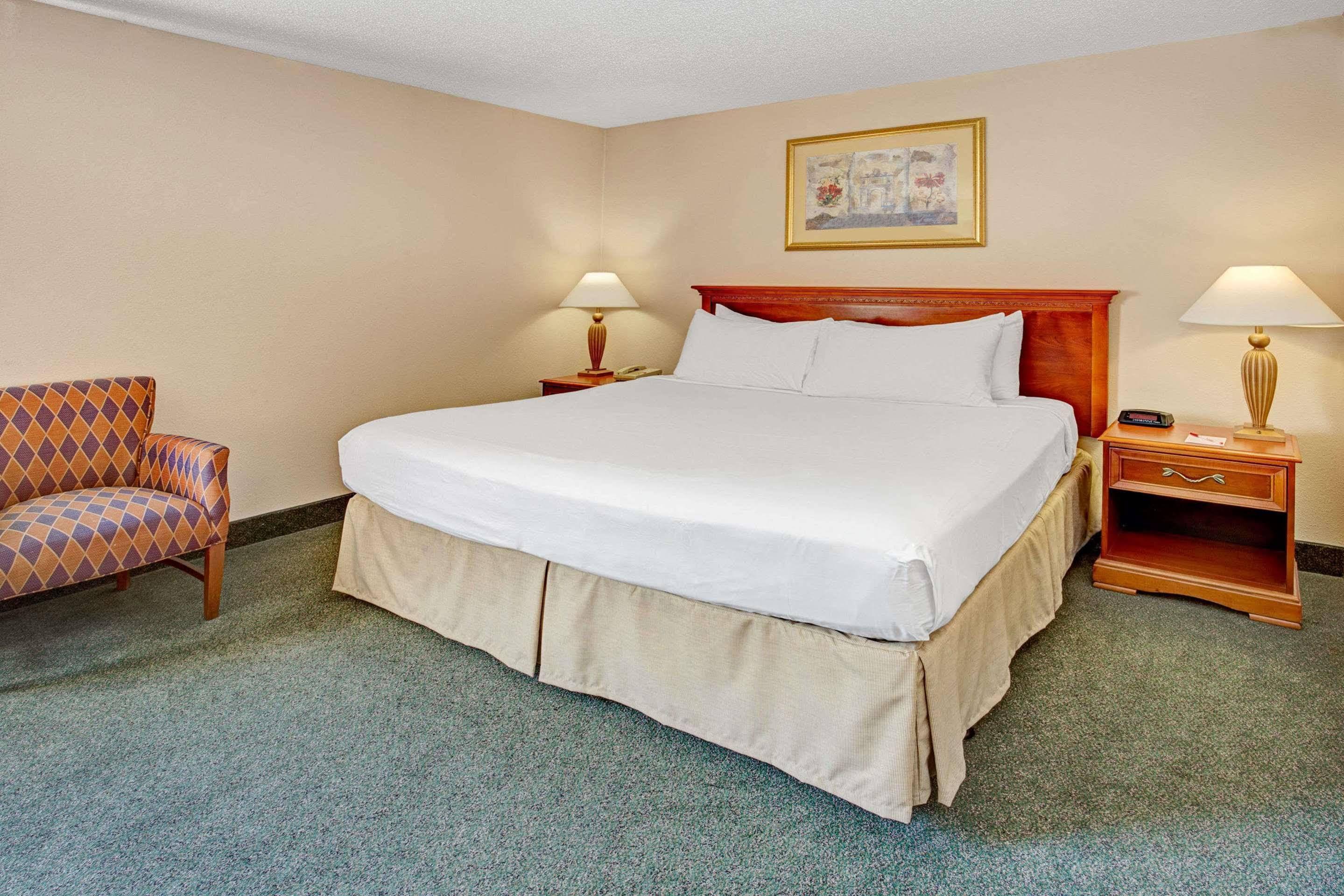 Holiday Inn Indianapolis - Airport Area N By Ihg Luaran gambar