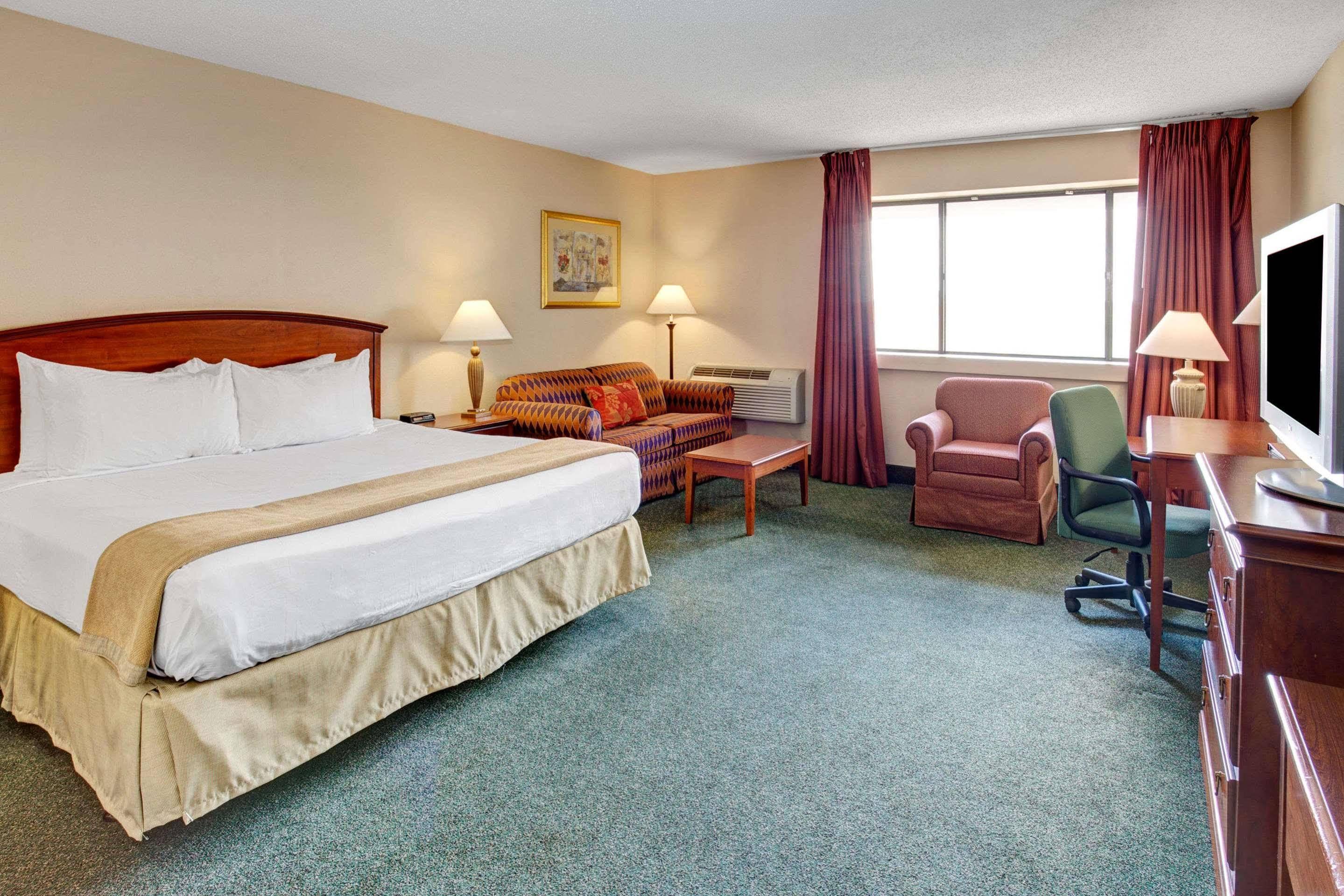 Holiday Inn Indianapolis - Airport Area N By Ihg Luaran gambar