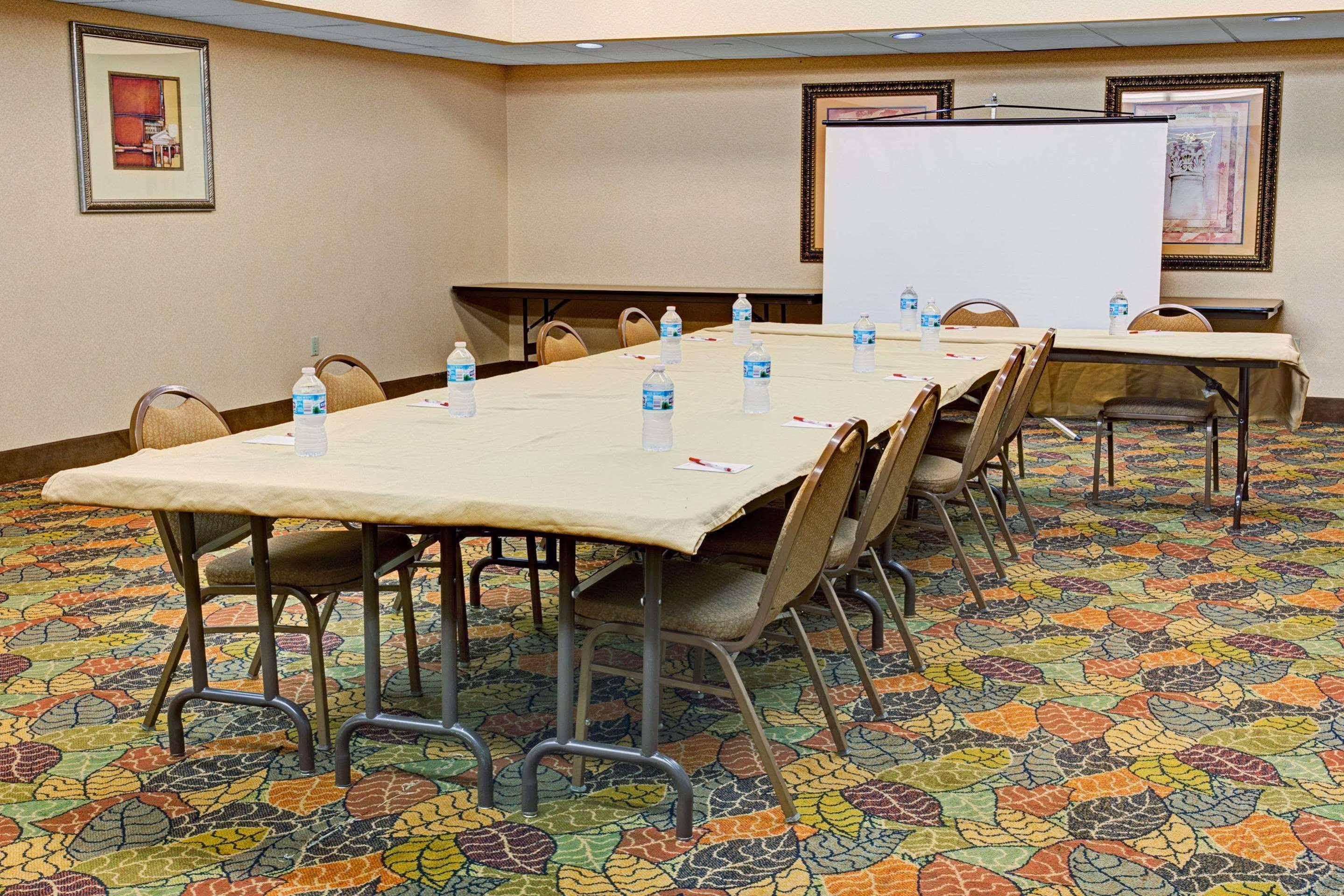 Holiday Inn Indianapolis - Airport Area N By Ihg Luaran gambar